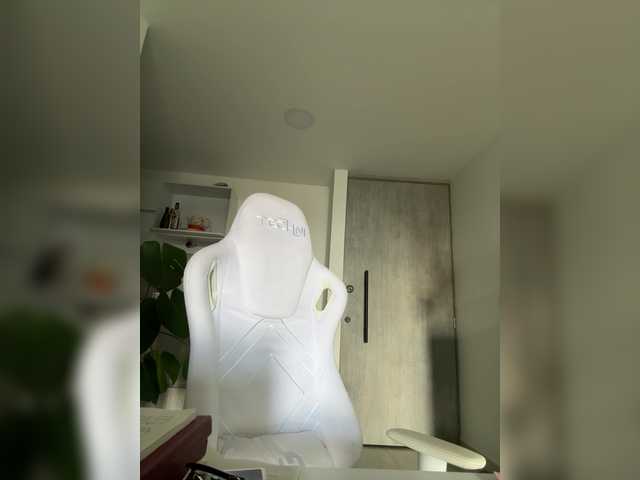 juanita-fox's BongaCams show and profile