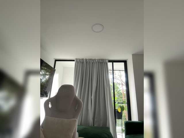 juanita-fox's BongaCams show and profile