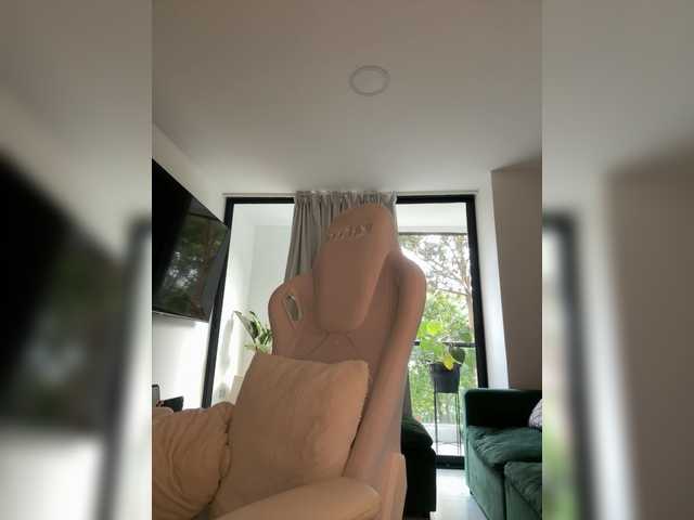 juanita-fox's BongaCams show and profile