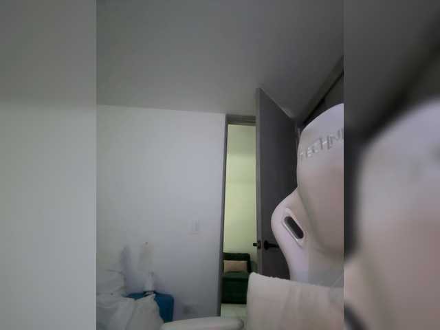 juanita-fox's BongaCams show and profile