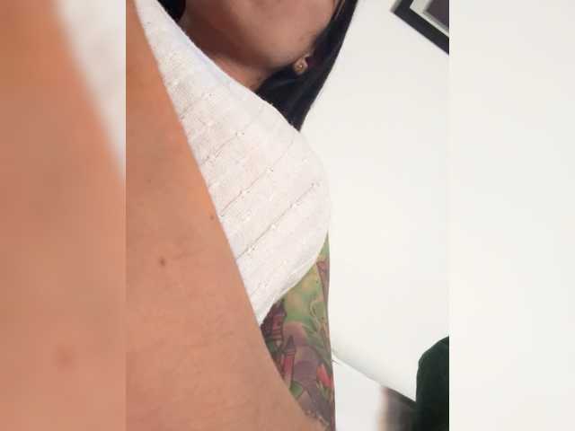 juanita-fox's BongaCams show and profile