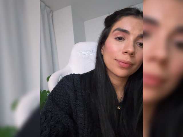 juanita-fox's BongaCams show and profile