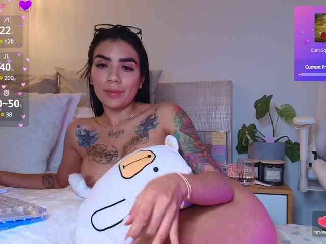Juanita_Fox webcam