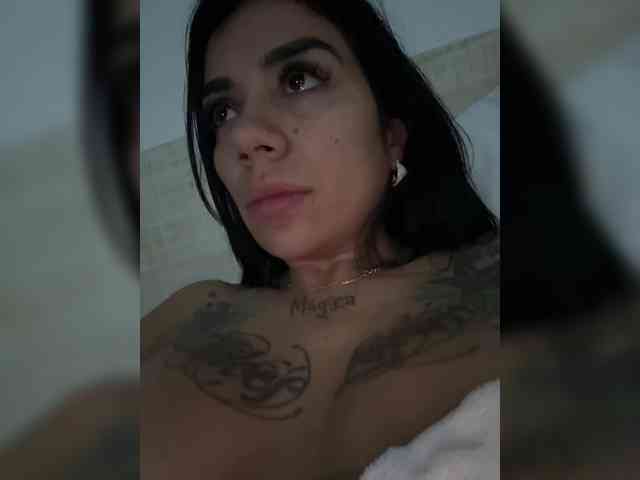 Juanita-Fox webcam
