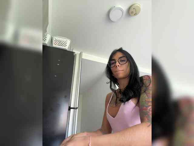 Juanita-Fox webcam