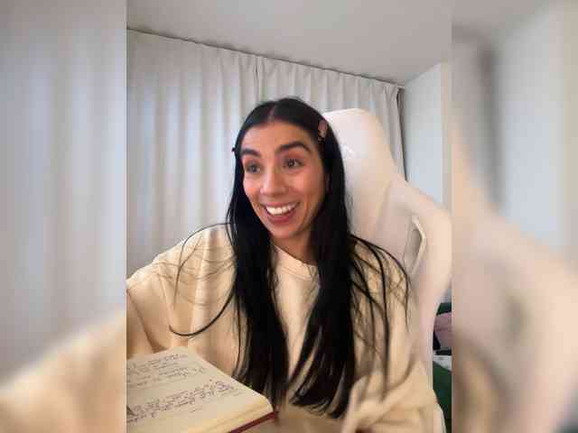 juanita-fox Live Webcam on BongaCams