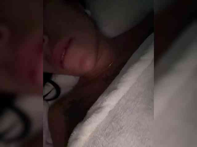 Juanita-Fox webcam
