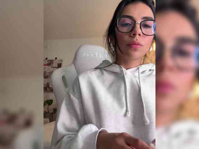 Juanita-Fox webcam
