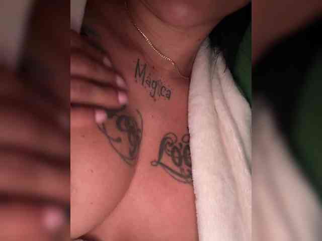 Juanita-Fox webcam