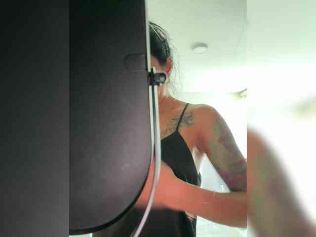 Juanita-Fox webcam