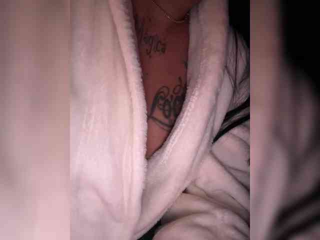 Juanita-Fox webcam