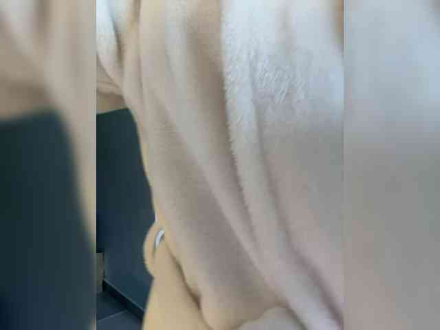 Juanita-Fox webcam