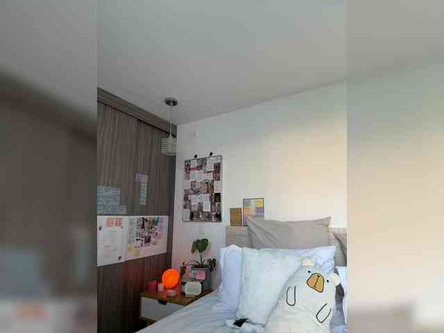 Juanita-Fox webcam