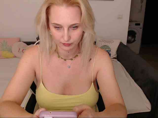 NatashaRouge webcam