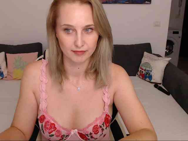 NatashaRouge webcam