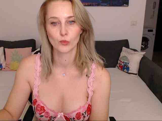 NatashaRouge webcam