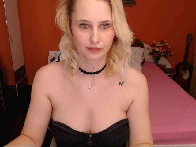 NatashaRouge webcam