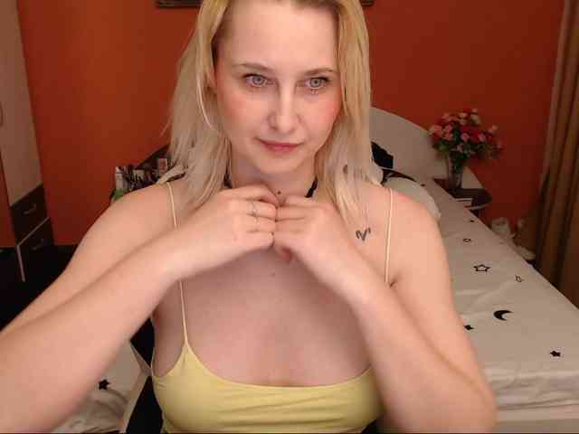 NatashaRouge webcam