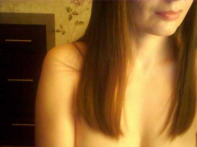 droplet83's BongaCams show and profile