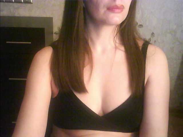 droplet83's BongaCams show and profile