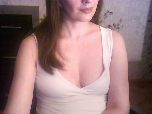 droplet83's BongaCams show and profile