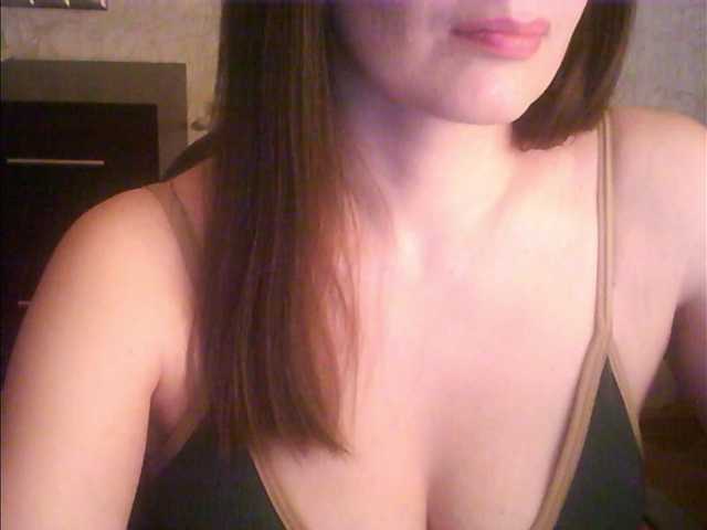 droplet83's BongaCams show and profile