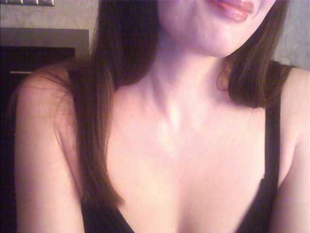 droplet83's BongaCams show and profile