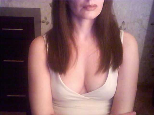 droplet83's BongaCams show and profile