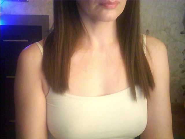 droplet83's BongaCams show and profile