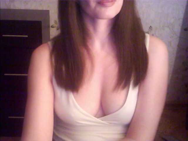 droplet83's BongaCams show and profile