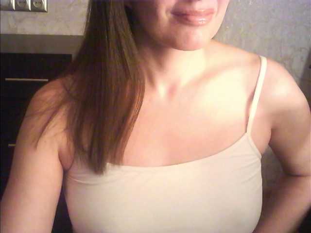 droplet83's BongaCams show and profile