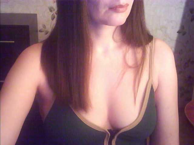 droplet83's BongaCams show and profile