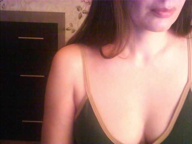 droplet83's BongaCams show and profile