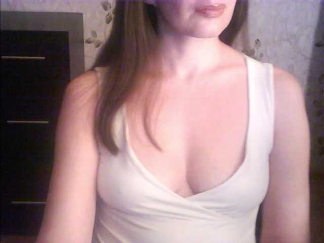 droplet83's BongaCams show and profile