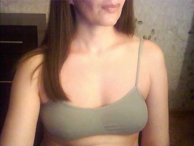 droplet83's BongaCams show and profile