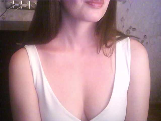 droplet83's BongaCams show and profile