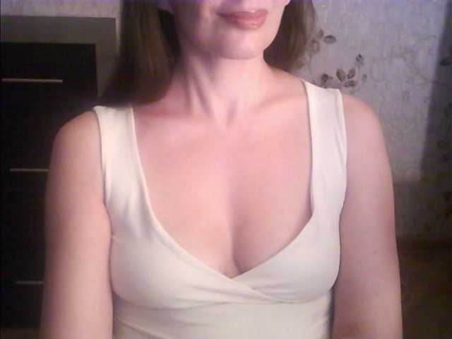 droplet83's BongaCams show and profile