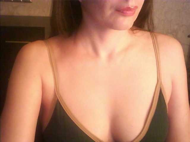 droplet83's BongaCams show and profile