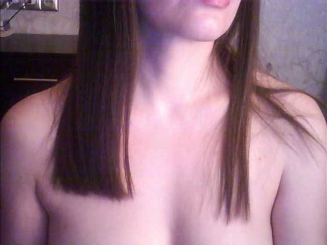 droplet83's BongaCams show and profile