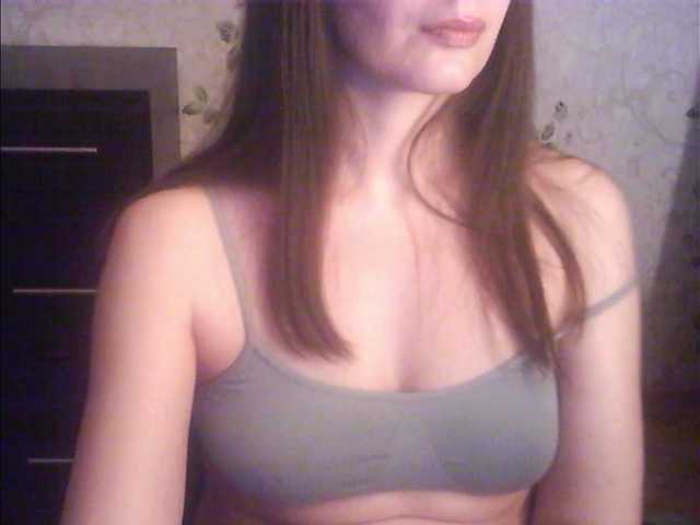 droplet83's BongaCams show and profile