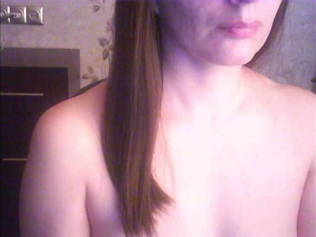 droplet83's BongaCams show and profile