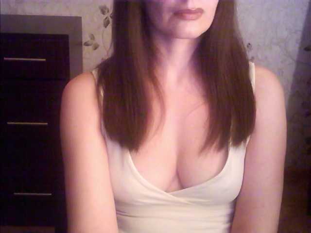 droplet83's BongaCams show and profile