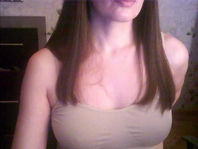 droplet83's BongaCams show and profile