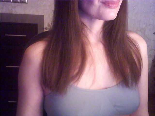 droplet83's BongaCams show and profile