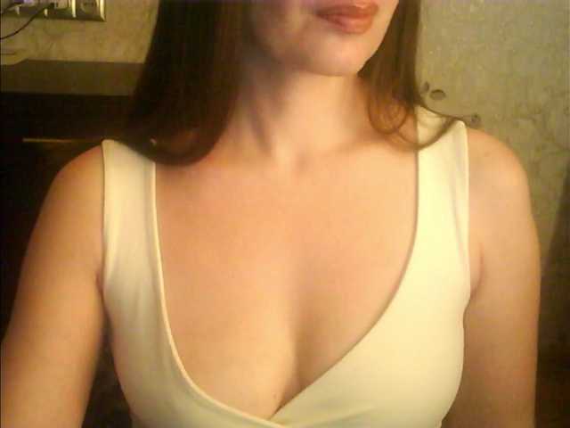 droplet83's BongaCams show and profile