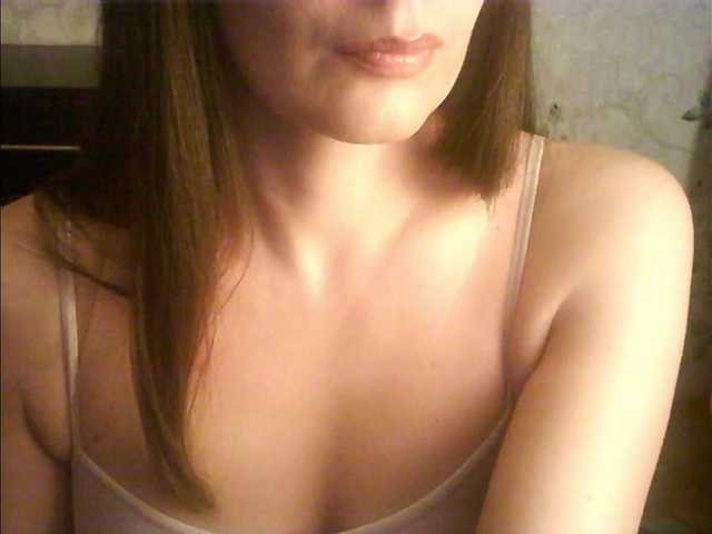 droplet83's BongaCams show and profile