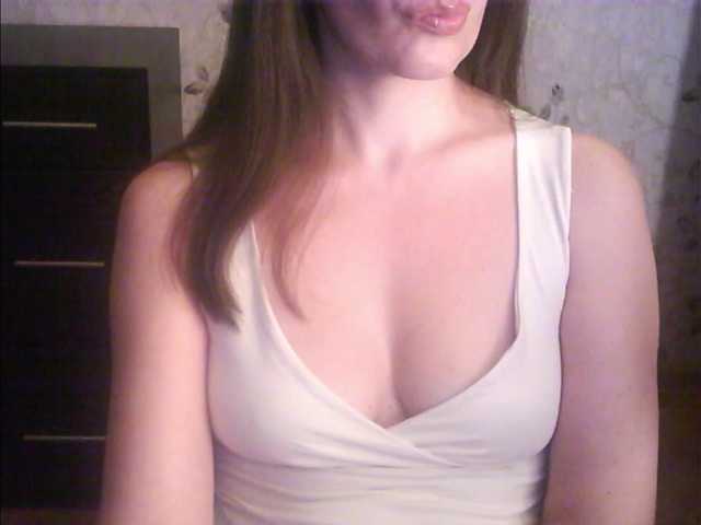 droplet83's BongaCams show and profile