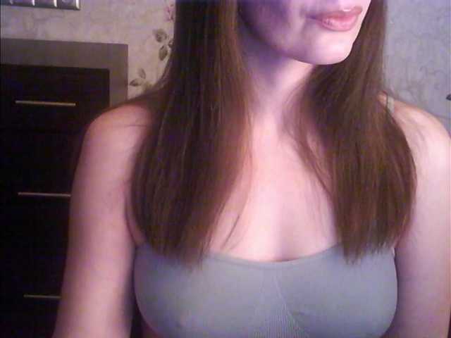 droplet83's BongaCams show and profile