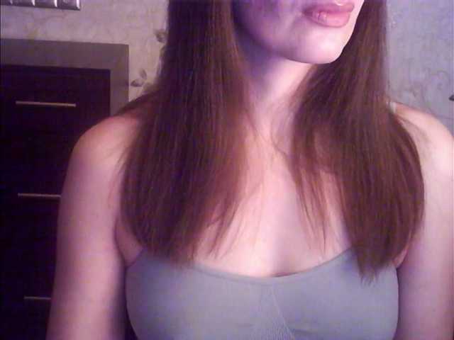 droplet83's BongaCams show and profile