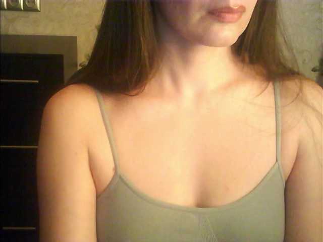 droplet83's BongaCams show and profile
